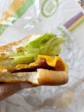 パティの入っていないベーコンレタスバーガー
